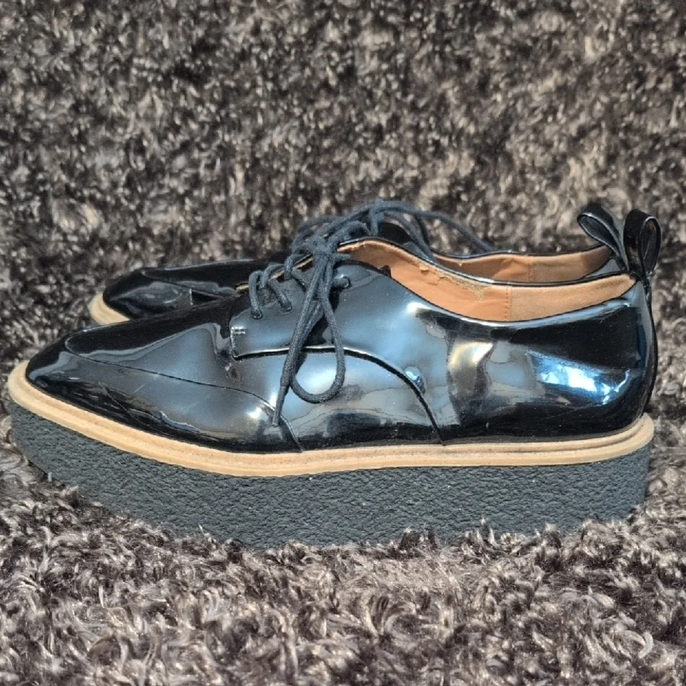Like New Sleek Zara Black Patent Leather Oxfords